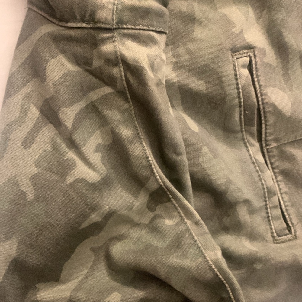 AG The Camden tailored camo cropped pants size 33 - Picture 3 of 5